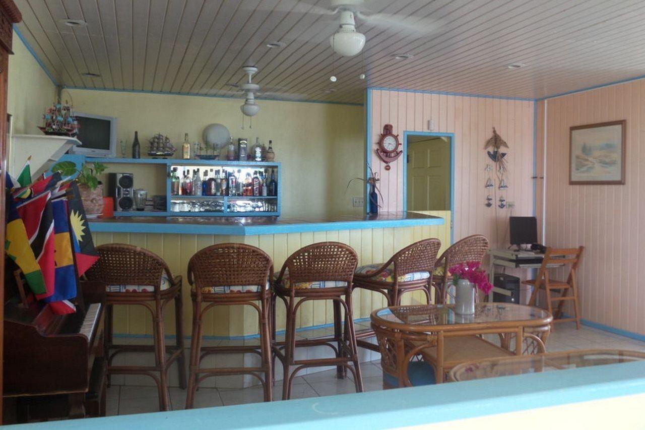 Dickenson Bay Anchorage Inn מראה חיצוני תמונה
