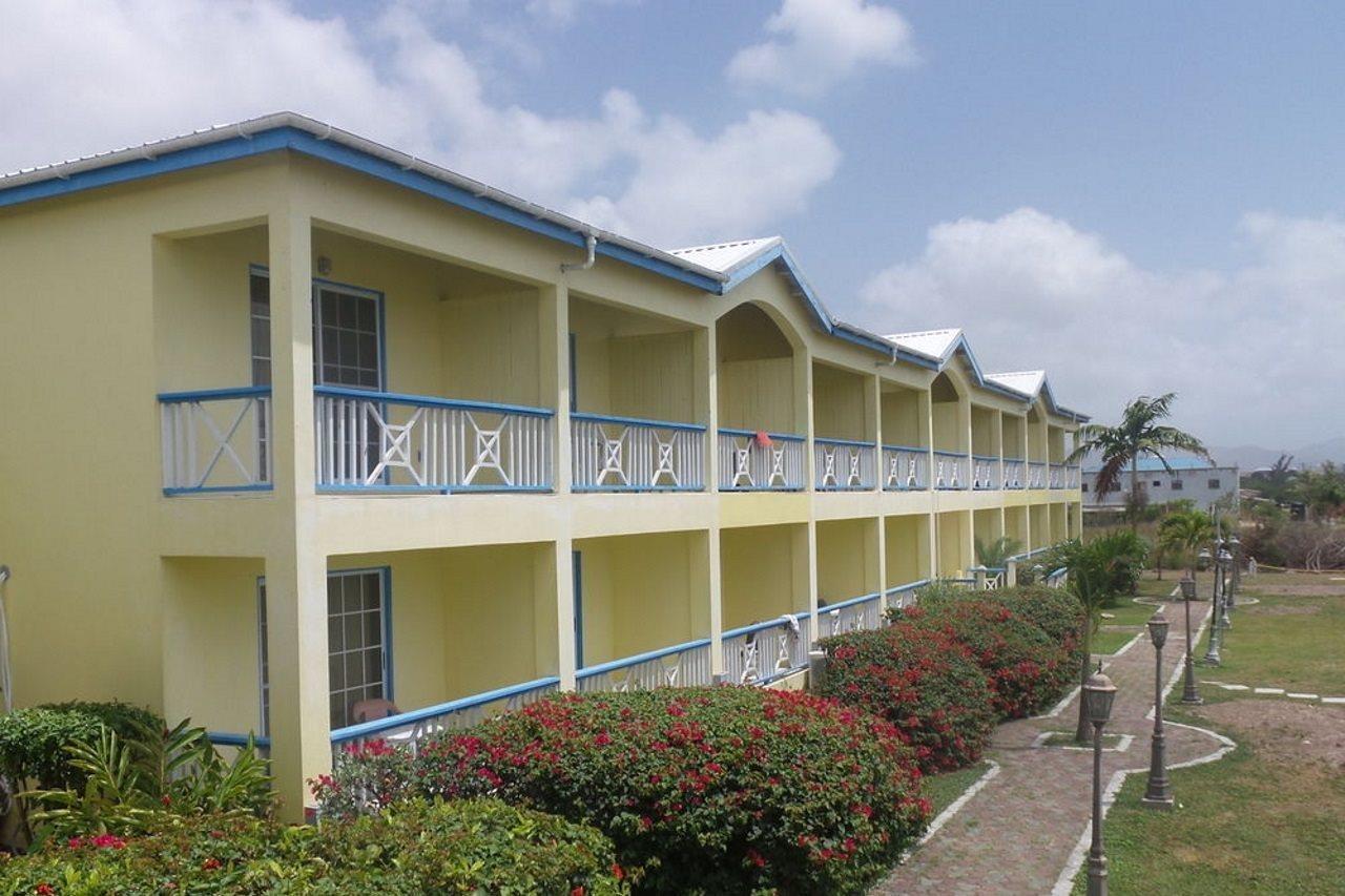 Dickenson Bay Anchorage Inn מראה חיצוני תמונה