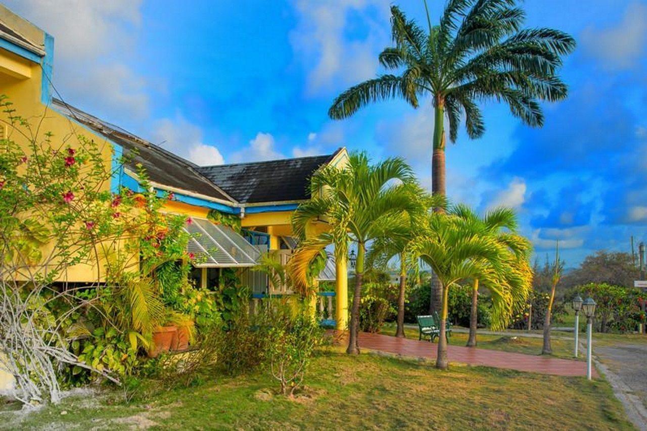 Dickenson Bay Anchorage Inn מראה חיצוני תמונה