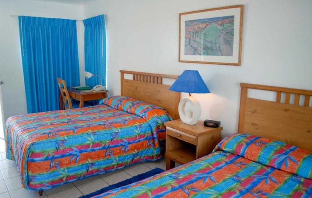 Dickenson Bay Anchorage Inn מראה חיצוני תמונה
