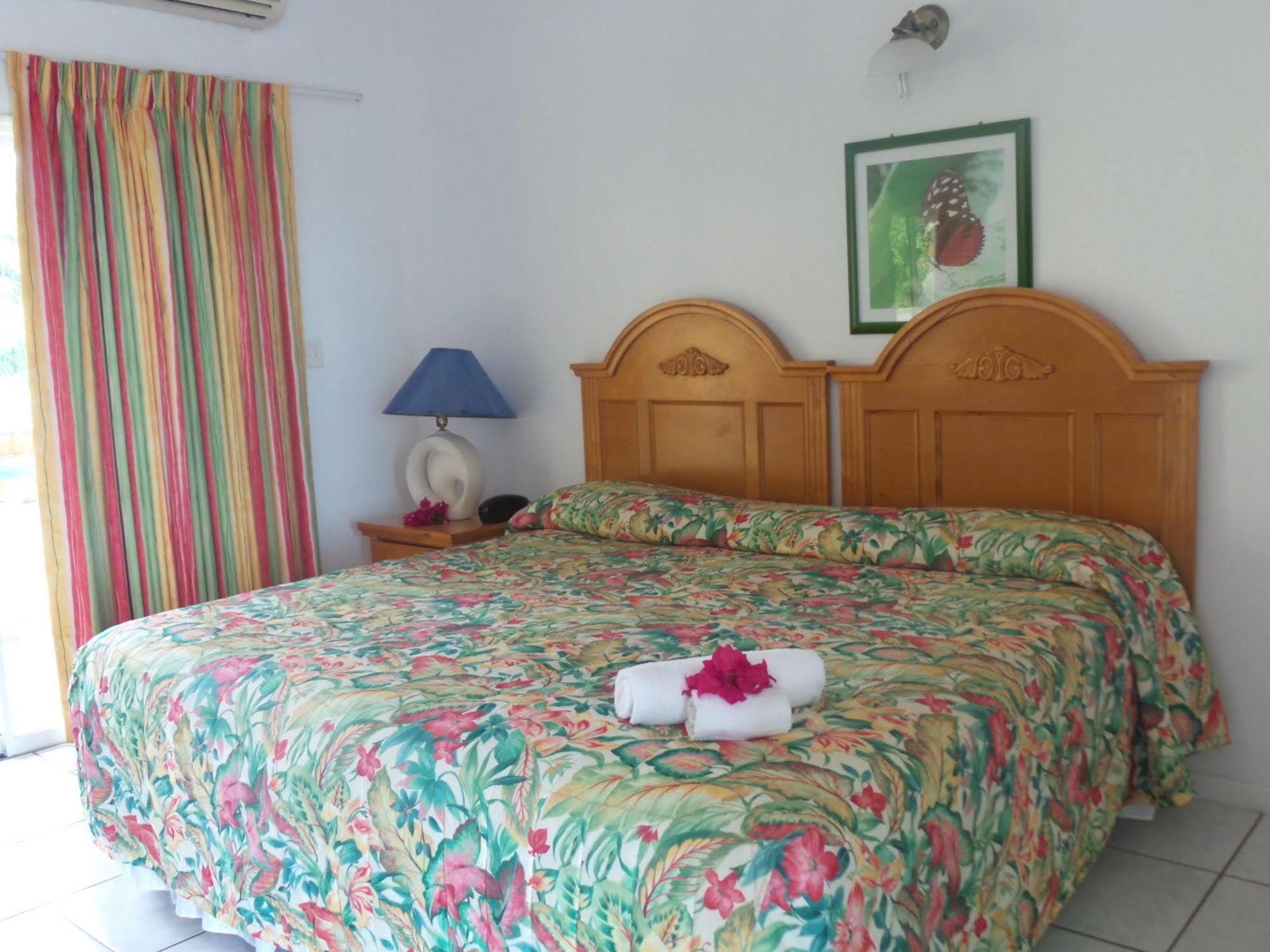 Dickenson Bay Anchorage Inn מראה חיצוני תמונה