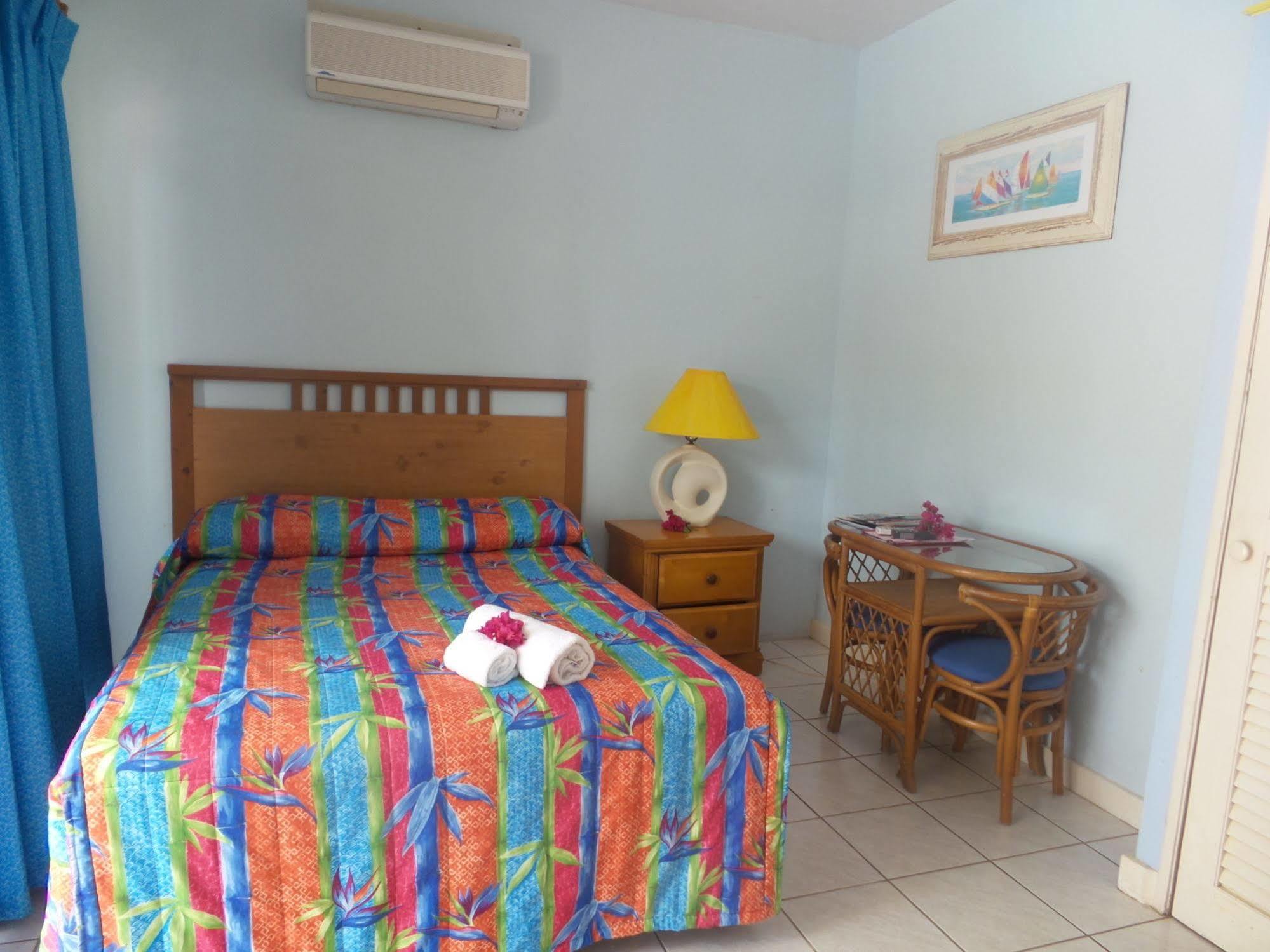 Dickenson Bay Anchorage Inn מראה חיצוני תמונה