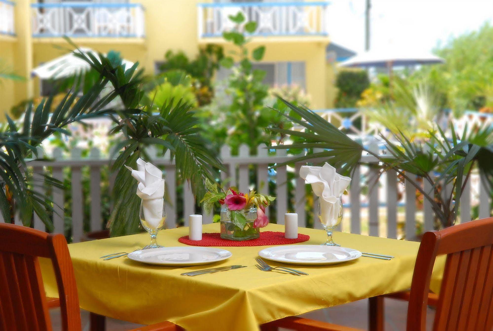 Dickenson Bay Anchorage Inn מראה חיצוני תמונה