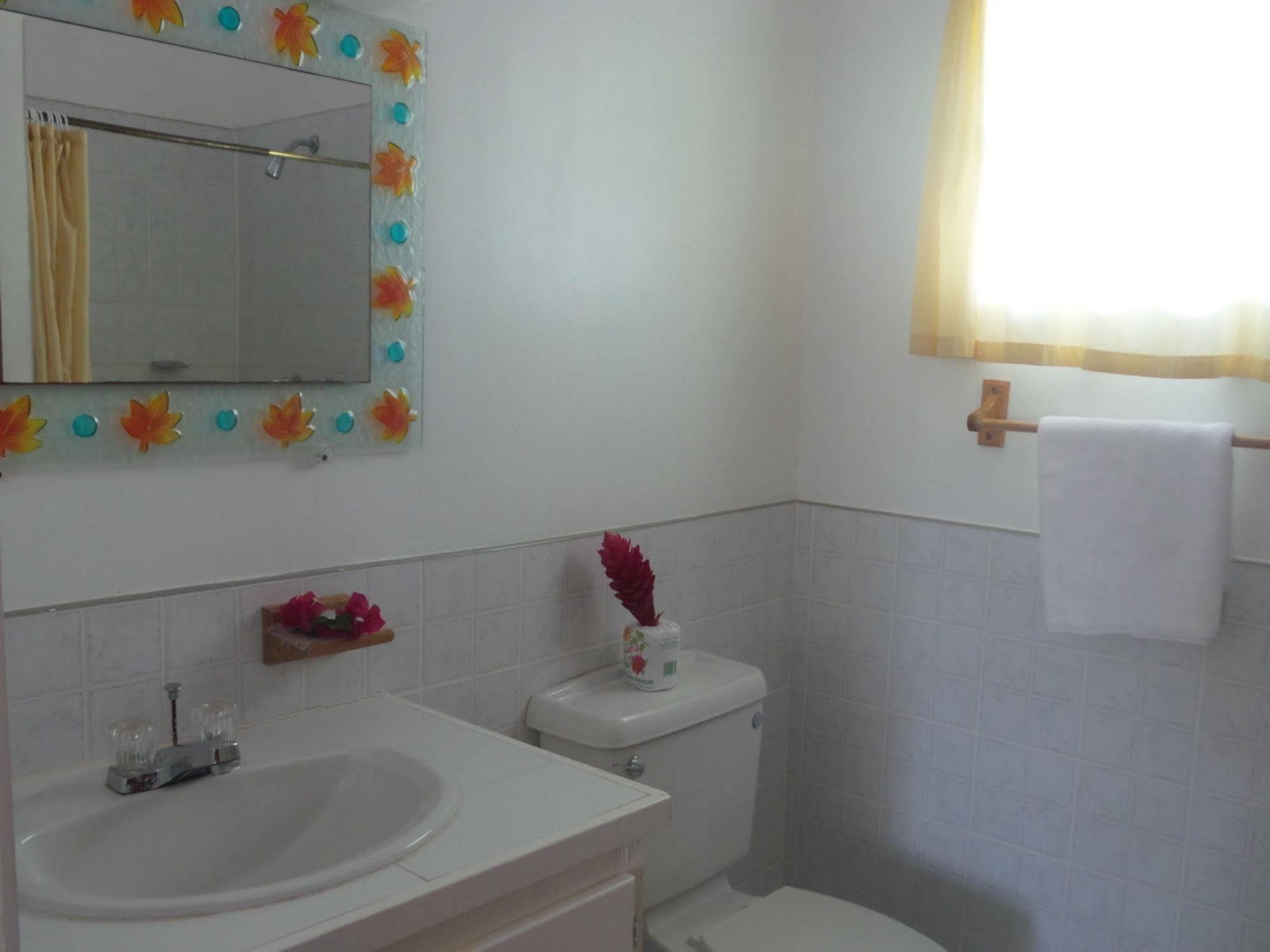 Dickenson Bay Anchorage Inn מראה חיצוני תמונה