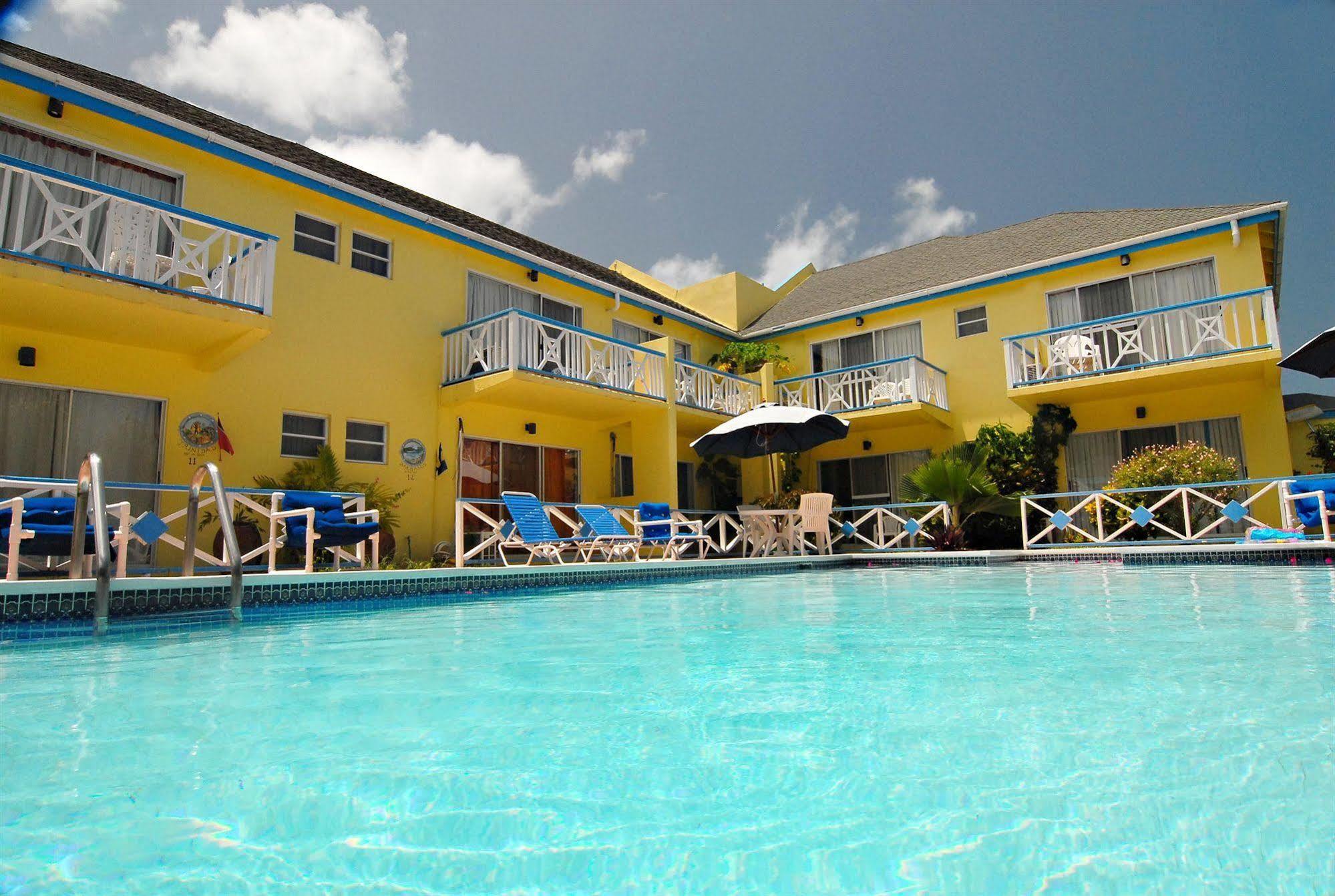 Dickenson Bay Anchorage Inn מראה חיצוני תמונה
